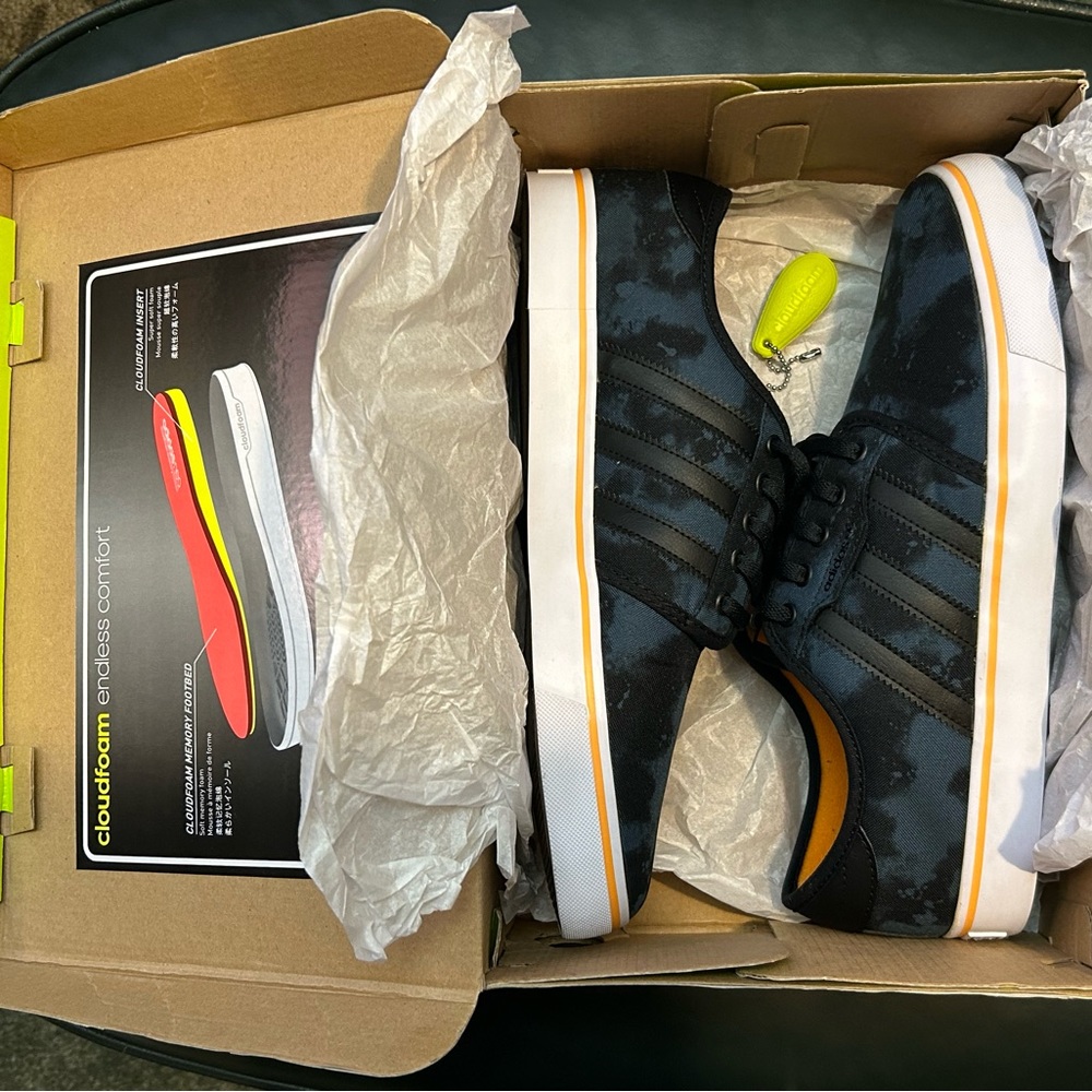 ADIDAS Men's Seeley core black/midnight/orange D68873 Sz 10 NEW/PERFECT w/ Box - Picture 3 of 16
